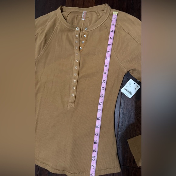 FP Movement Rally Rib Henley SZ Medium Color Camel Town. MRPC $98 NWT - Picture 5 of 10